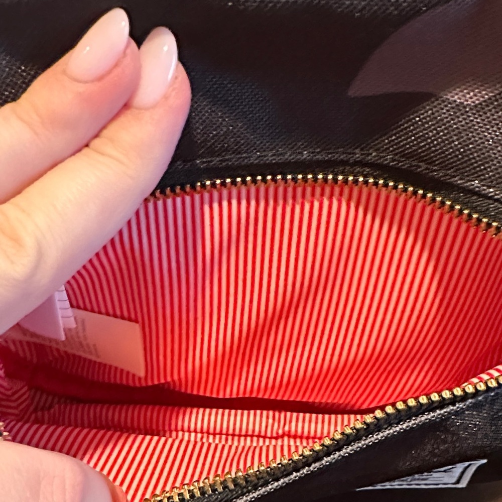 Herschel Supply Company Black and Gray Belt Bag - Picture 2 of 2